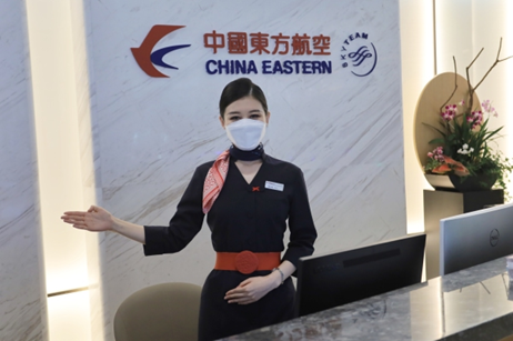中国东航转场深圳卫星厅的首个航班准点起飞，服务升级获旅客好评